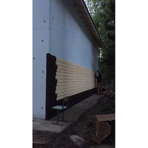 Коричневый