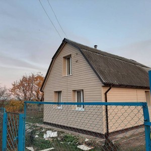 Монтаж цокольного сайдинга Стоун-хаус камень жженый и отделка фасада панелями Блок Хаус Тимберблок Дуб золотой