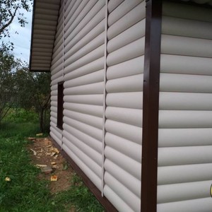 Отделка фасада панелями Альта-Профиль двухпереломный Персиковый