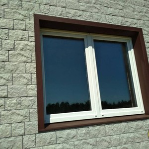 Монтаж цокольного сайдинга Альта-Профиль Фагот Чеховский и отделка фасада панелями Doсke Fels Арктик