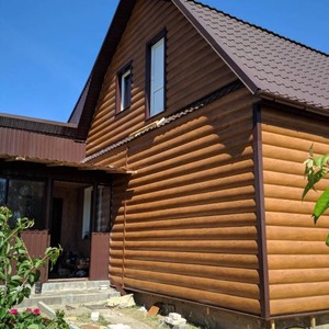 Отделка фасада металлическим сайдингом Альтер - Блок хаус - Дуб золотой