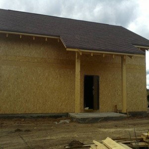 Отделка фасада панелями Альта-Профиль Скалистый камень Алтай