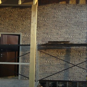 Отделка фасада панелями Альта-Профиль Скалистый камень Алтай