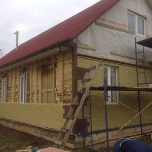 Отделка фасада панелями Альта-Профиль Каньон Канзас