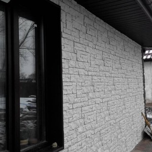 Отделка фасада панелями Fineber Камень Мелованный белый