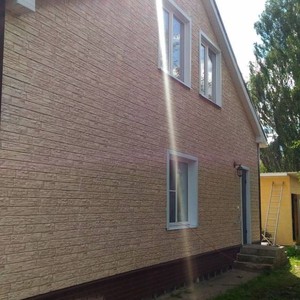 Отделка фасада панелями Крымский сланец жемчуг