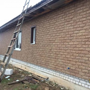 Монтаж фасада сайдингом Альта-Профиль Фагот Можайский и отделка углов Фагот чеховский
