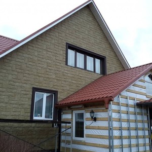 Отделка фасада панелями Альта-Профиль Гранит Уральский
